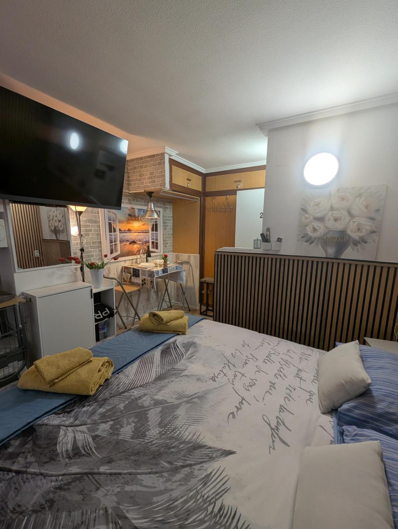 Alicante Postiguet Studios Extérieur photo